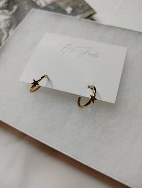 ALV JEWELRY STAR MINI HOOP EARRINGS, GOLD TONE WATER AND TARNISH RESISTANT